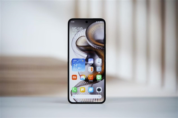 滿配旗艦小折疊屏！小米MIX Flip 2圖賞