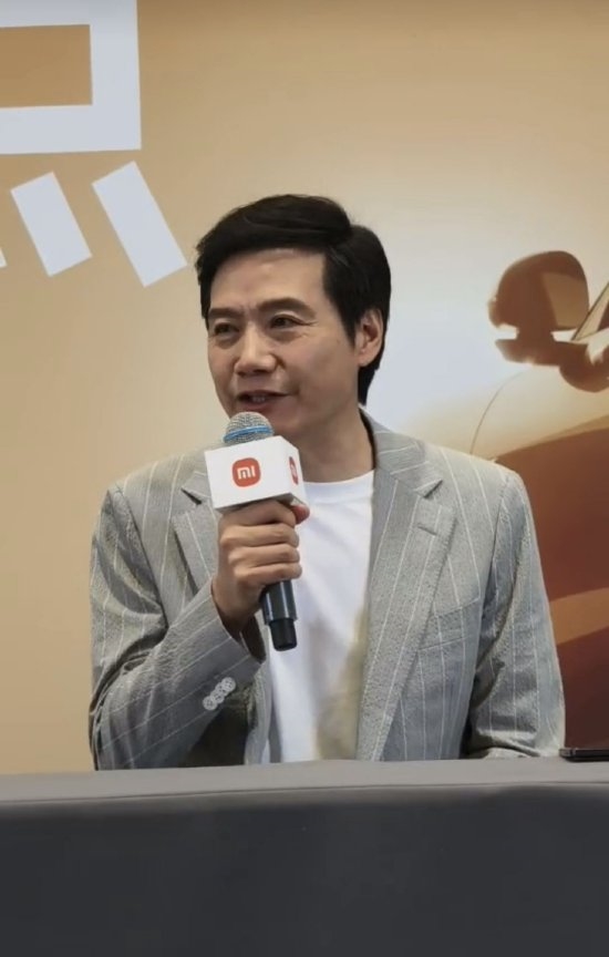 雷軍:個別同行稱小米“靠營銷贏” 其實絕大部分領(lǐng)域小米都領(lǐng)先