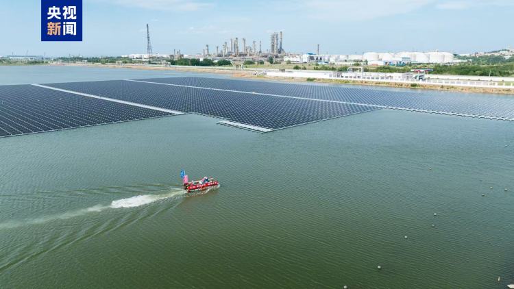 我國(guó)首個(gè)海水漂浮式光伏項(xiàng)目建成投用