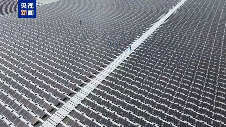 我國(guó)首個(gè)海水漂浮式光伏項(xiàng)目建成投用