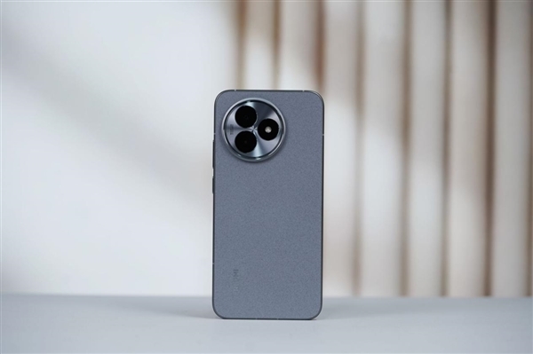 外賣小哥極力推薦REDMI K80至尊版：全程開GPS 從7點(diǎn)半用到下午4點(diǎn)