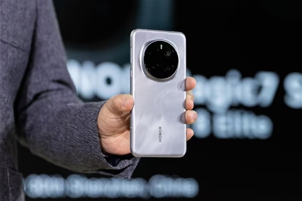 榮耀下半年新品大爆發(fā)！Magic8手機(jī)、平板、PC全家桶來了