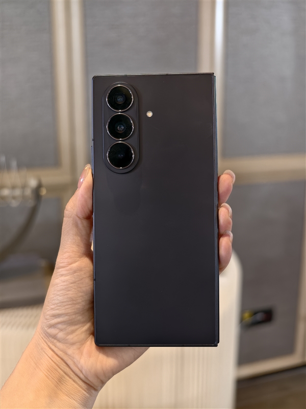 13999元起！三星Galaxy Z Fold7正式發(fā)布：8.9mm、215g全球輕