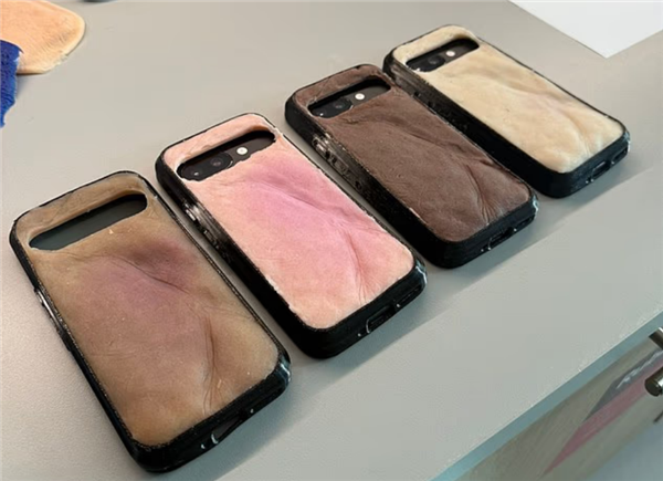 英國(guó)發(fā)明“人皮手機(jī)殼”:遇紫外線變色 陽光下會(huì)像人皮一樣曬傷