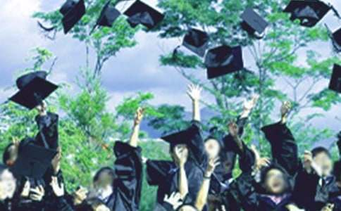 【熱門】初中畢業(yè)作文300字四篇