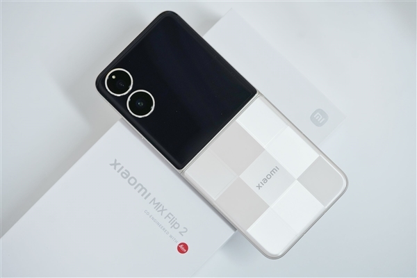 小米回應(yīng)：MIX Flip 2為何把長(zhǎng)焦換成廣角、動(dòng)態(tài)照片如何打印