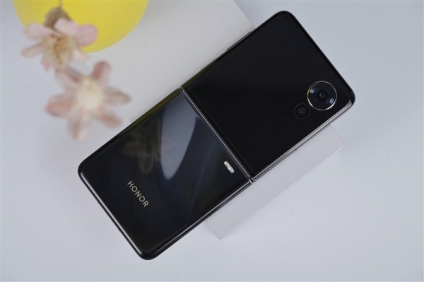 榮耀Magic V Flip2下周預(yù)熱 2025年電池大小折疊