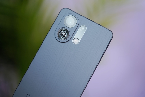 OPPO首款內(nèi)置風(fēng)扇手機(jī)！OPPO K13 Turbo Pro圖賞