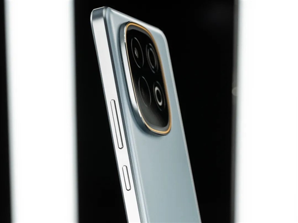 超大電池+旗艦性能=2199 iQOO新機(jī)把錢(qián)花在了刀刃上