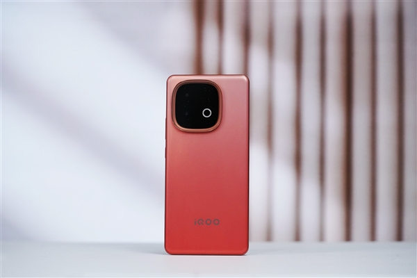 8000mAh輕薄旗艦！iQOO Z10 Turbo+圖賞