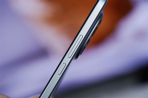 REDMI首款衛(wèi)星通信手機(jī)！REDMI Note 15 Pro+圖賞