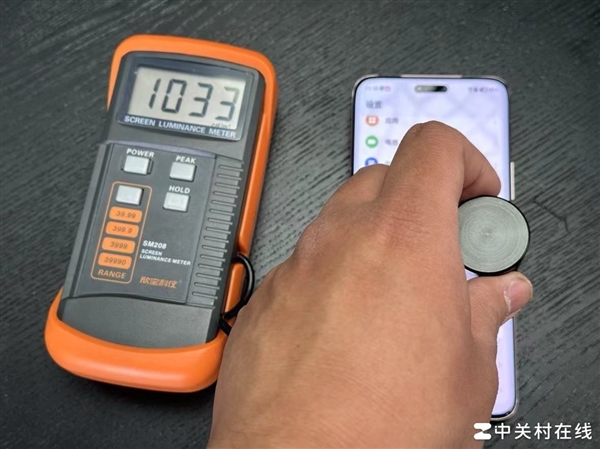 華為蘋果帶頭用:雙層OLED顯示效果究竟有多卷