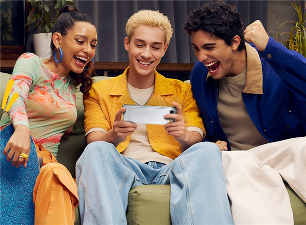 續(xù)航怪獸！真我15000mAh電池概念機(jī)亮相：比充電寶還猛