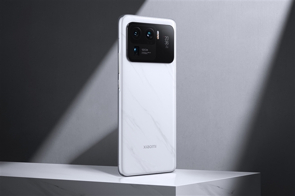 小米16系列真機(jī)亮相：橫向大相機(jī)模組 夢(mèng)回小米11 Ultra