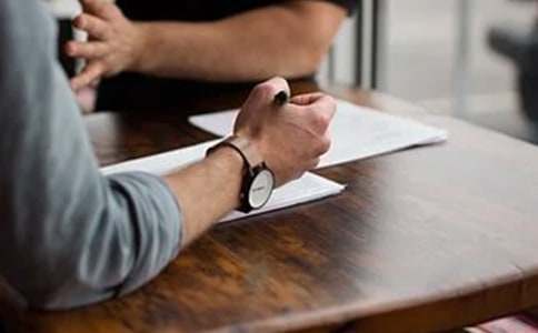 《小紅帽》的續(xù)寫作文(精選15篇)