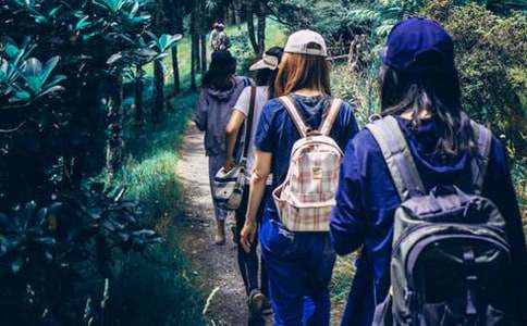 記我的同學二、三事高一第二冊第一單元作文（精選21篇）